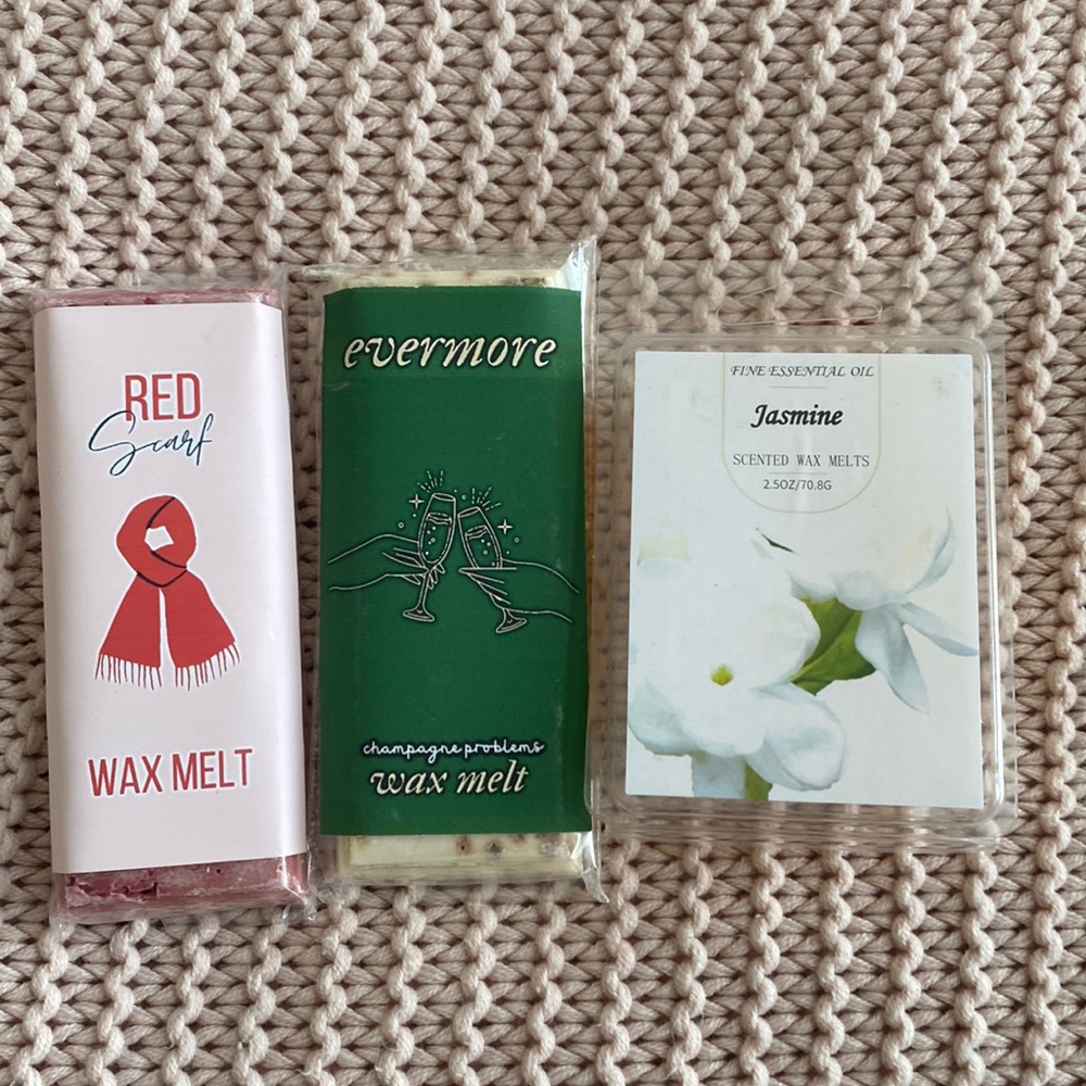 Taylor Swift wax melts (2) and jasmine wax melt